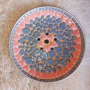 Presentation is EVERYTHING! Beautiful 10" plate to add to your table.